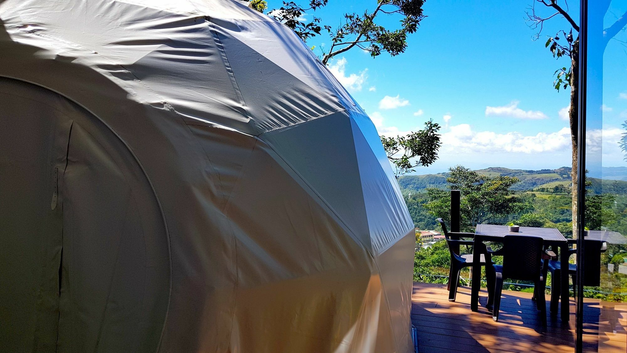 Chira Glamping Monteverde Hotel Exterior photo