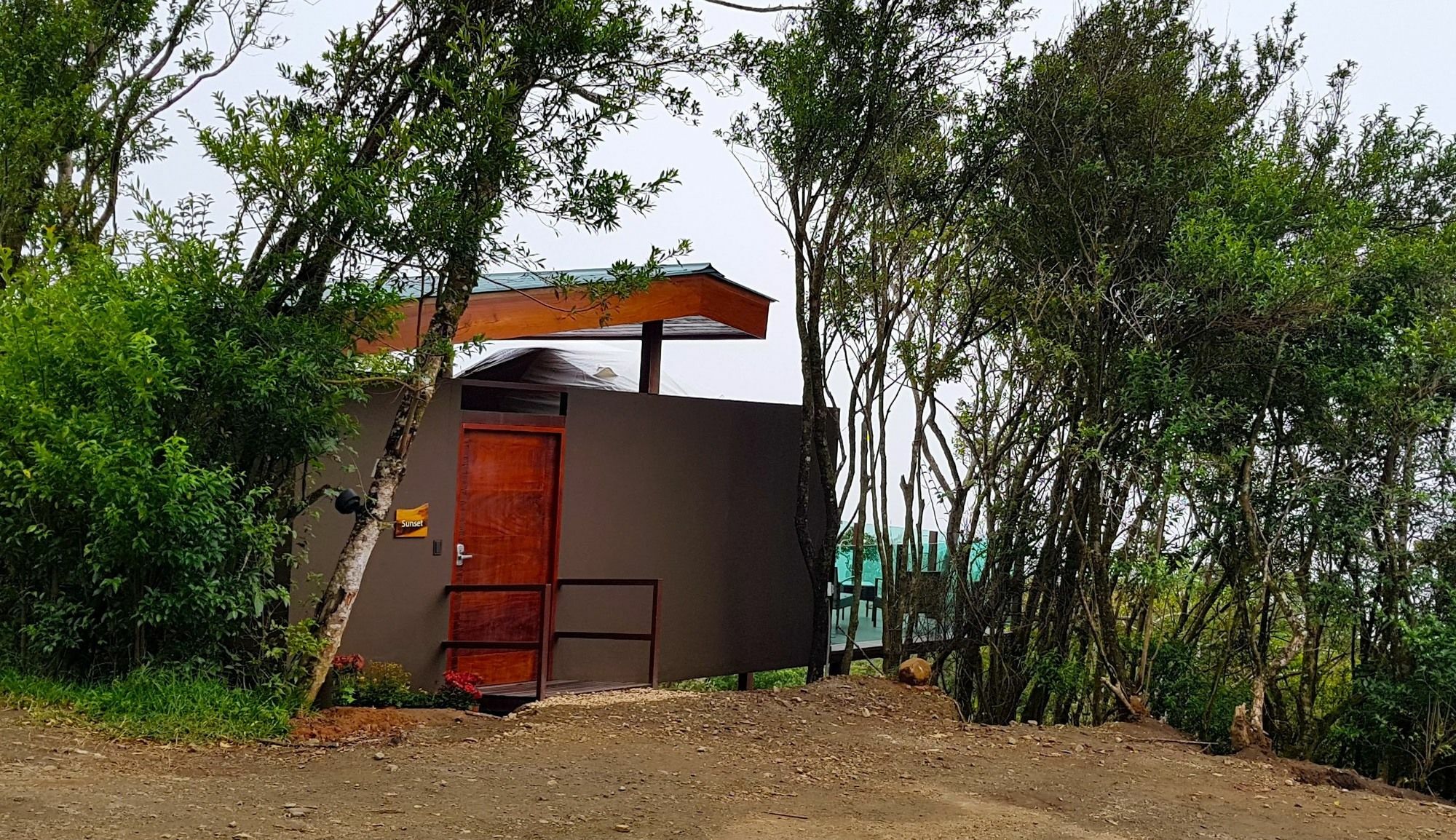 Chira Glamping Monteverde Hotel Exterior photo